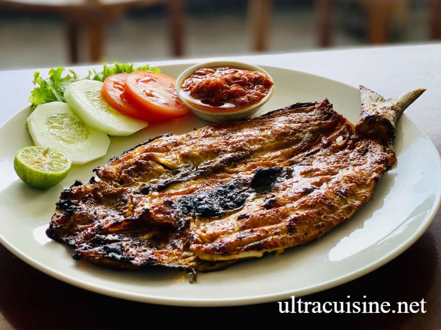 Ikan Bakar Bumbu Kuning Lezat
